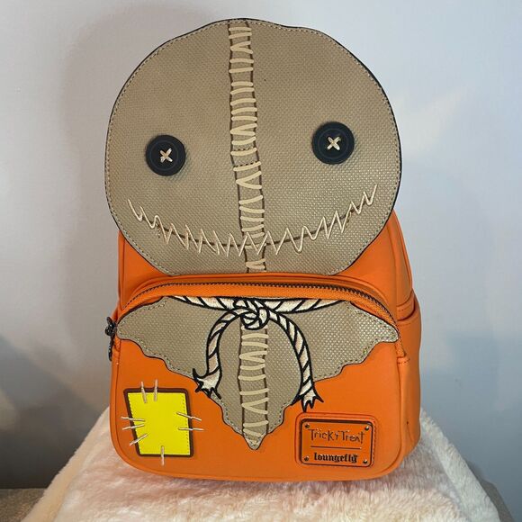 Loungefly Trick or Treat Sam Cosplay Mini Backpack – Halloween Edition NWT - Picture 10 of 12